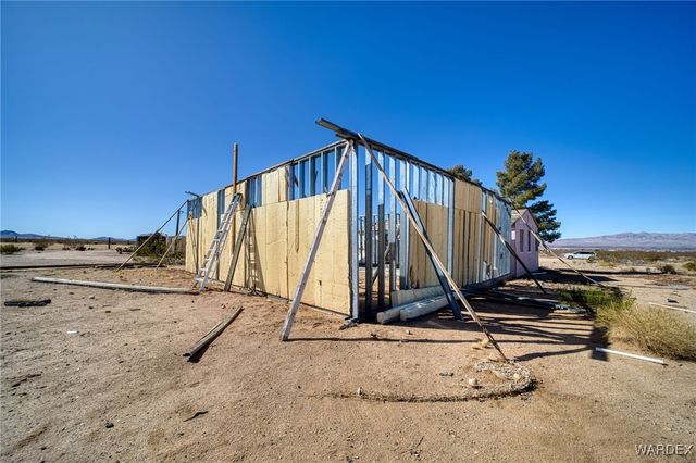 14852 N Edgemont Road, Dolan Springs, AZ 86441