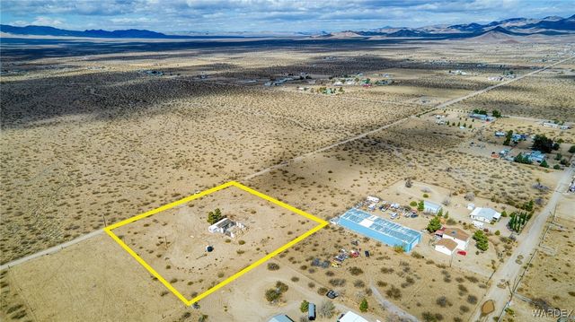 14852 N Edgemont Road, Dolan Springs, AZ 86441