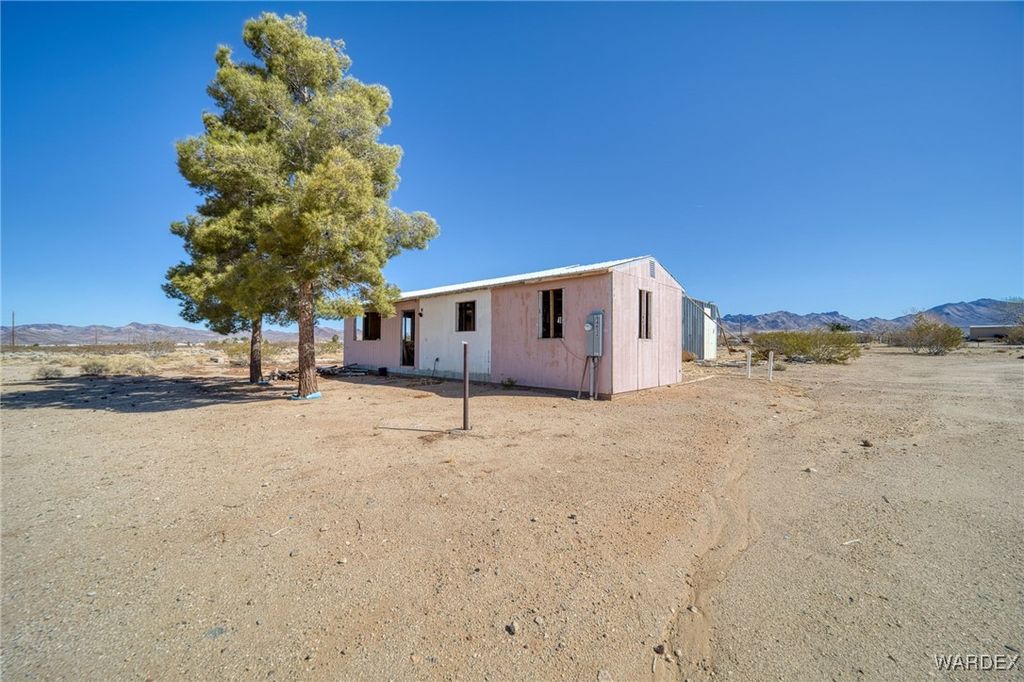 14852 N Edgemont Road, Dolan Springs, AZ 86441