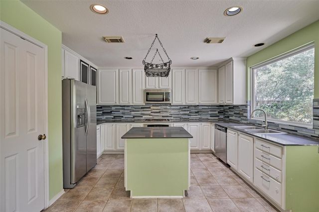 59 W Gaslight Place, Spring, TX 77382