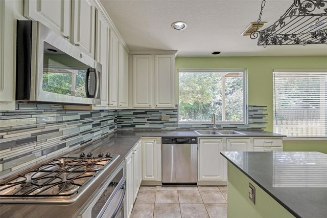 59 W Gaslight Place, Spring, TX 77382
