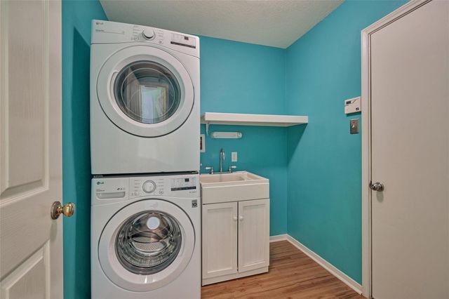 59 W Gaslight Place, Spring, TX 77382
