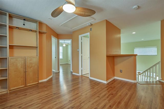 59 W Gaslight Place, Spring, TX 77382