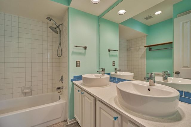 59 W Gaslight Place, Spring, TX 77382