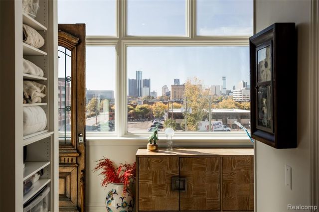 2987 Franklin Street PENTHOUSE, Detroit, MI 48207