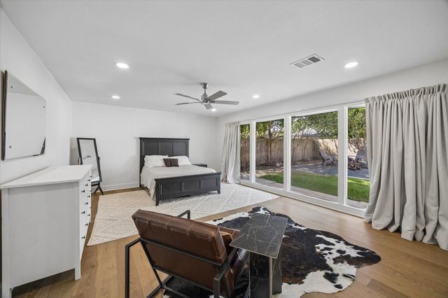 2018 Libbey Drive, Houston, TX 77018