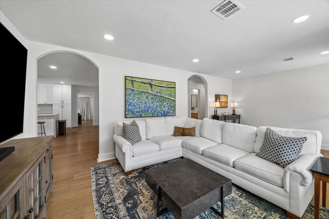 2018 Libbey Drive, Houston, TX 77018