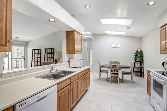 524 SEWARD PARK Avenue NE, Albuquerque, NM 87123