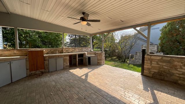 8697 Kingsley Drive, Reynoldsburg, OH 43068