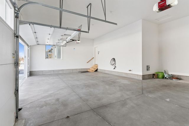 3120 Waterbury Drive, Cedar Falls, IA 50613