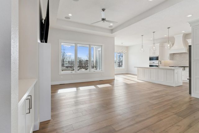 3120 Waterbury Drive, Cedar Falls, IA 50613