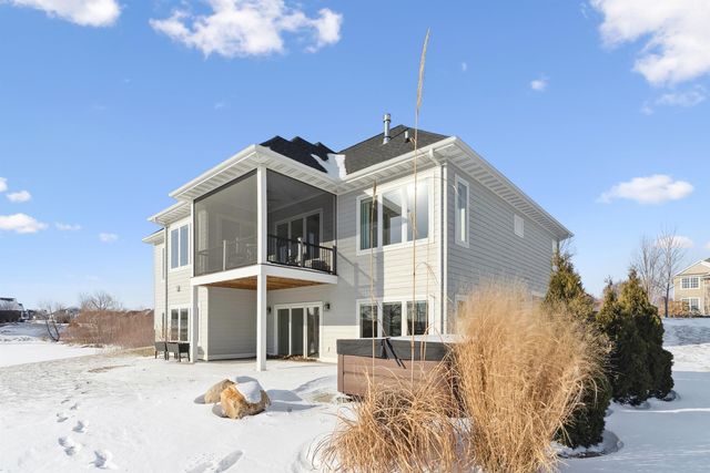 3120 Waterbury Drive, Cedar Falls, IA 50613