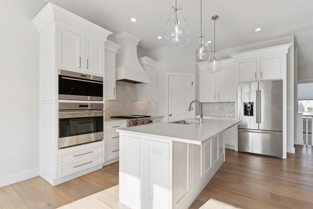 3120 Waterbury Drive, Cedar Falls, IA 50613