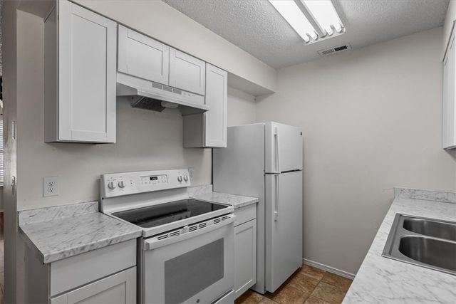 3514 W Olive Street, Rogers, AR 72756