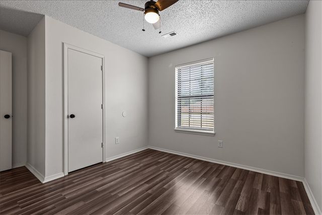 3514 W Olive Street, Rogers, AR 72756
