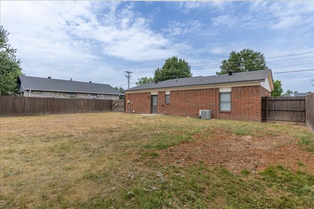 3514 W Olive Street, Rogers, AR 72756