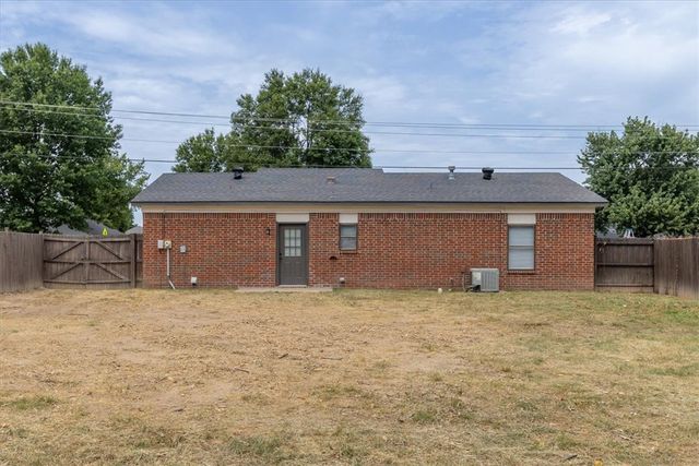 3514 W Olive Street, Rogers, AR 72756