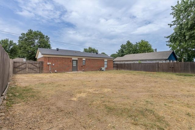3514 W Olive Street, Rogers, AR 72756