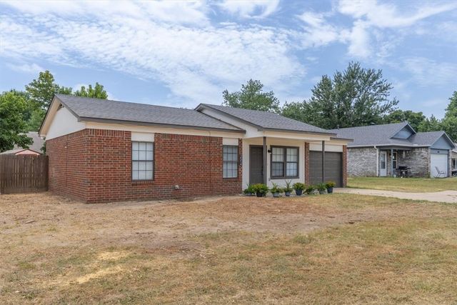 3514 W Olive Street, Rogers, AR 72756