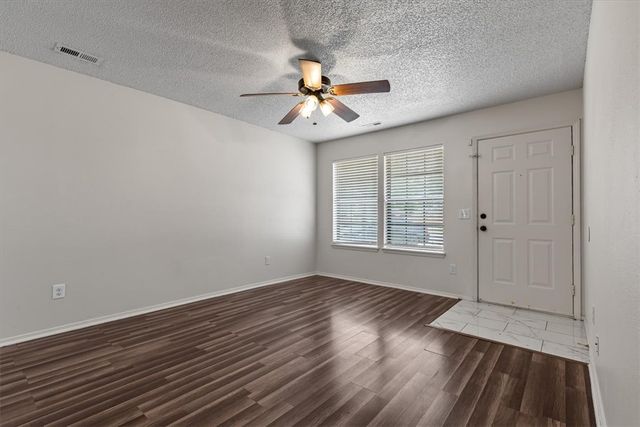 3514 W Olive Street, Rogers, AR 72756