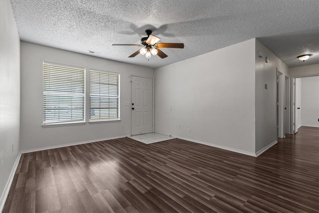 3514 W Olive Street, Rogers, AR 72756