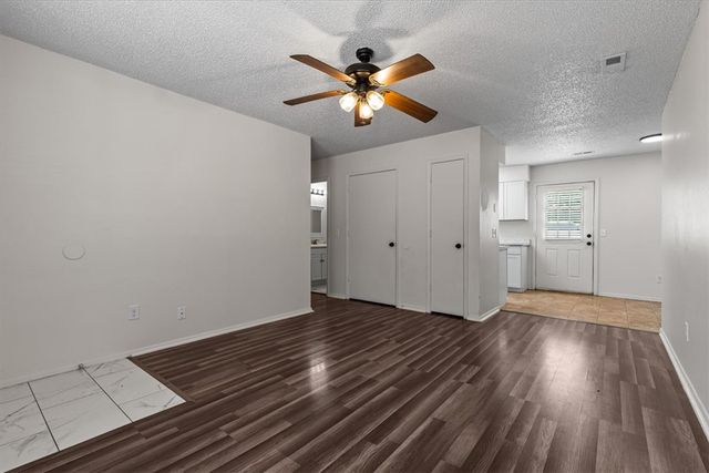 3514 W Olive Street, Rogers, AR 72756