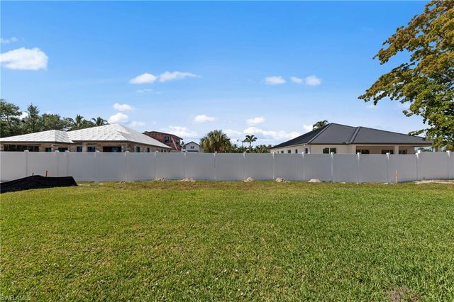 12307 Sweet Kiwi LN, Fort Myers, FL 33908