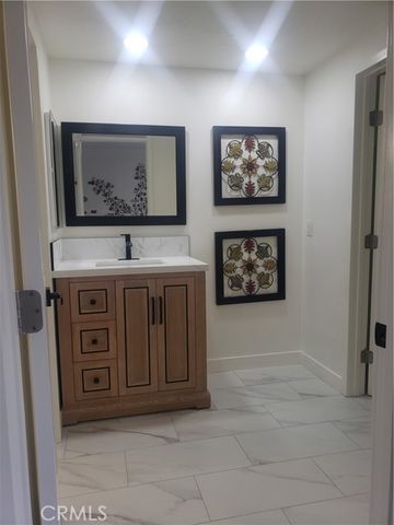 2758 W STOCkTON, Anaheim, CA 92801