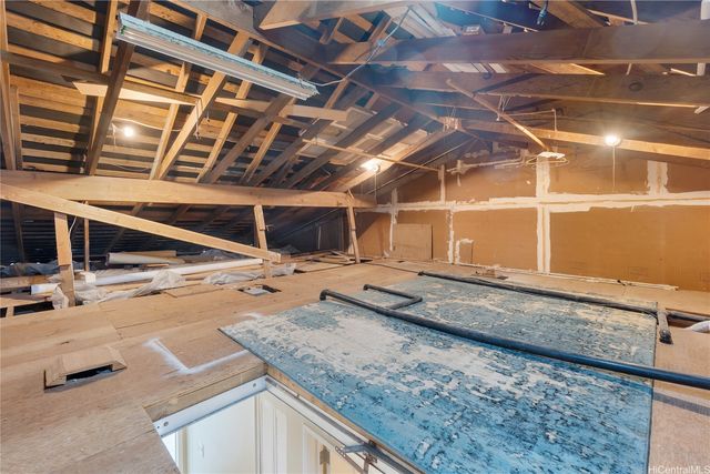 205 Kawaihae Street A5, Honolulu, HI 96825