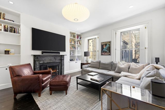 22 Joy St 22, Boston, MA 02114