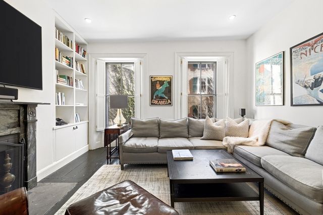 22 Joy St 22, Boston, MA 02114