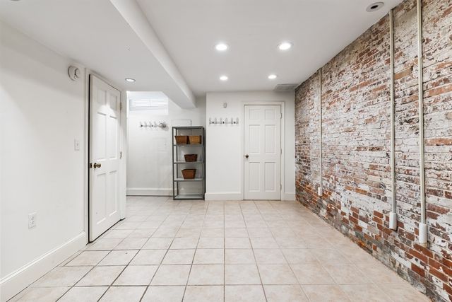 22 Joy St 22, Boston, MA 02114