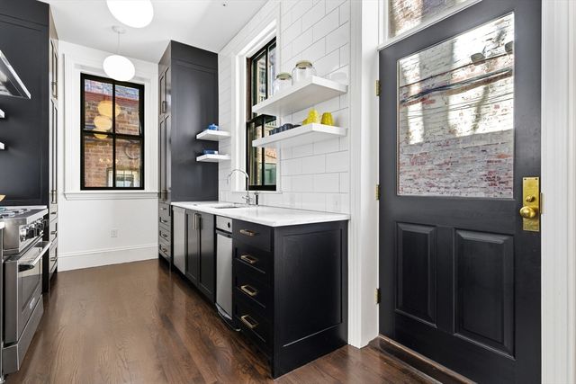 22 Joy St 22, Boston, MA 02114