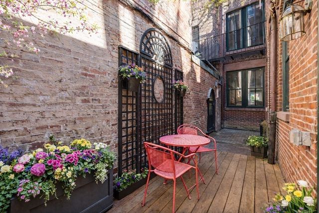 22 Joy St 22, Boston, MA 02114