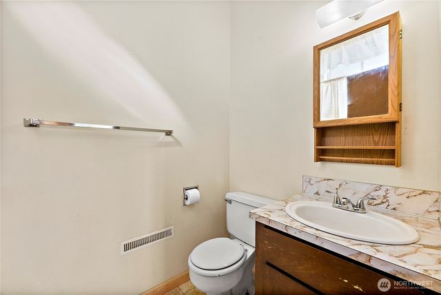 10811 Rampart Drive E, Puyallup, WA 98374