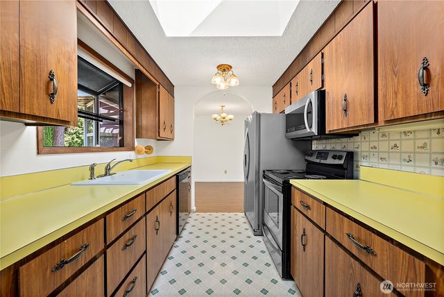 10811 Rampart Drive E, Puyallup, WA 98374