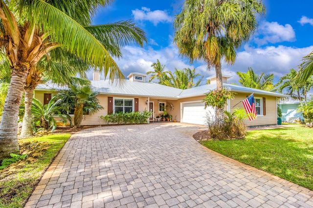 2672 NW South Shore Road, Stuart, FL 34994