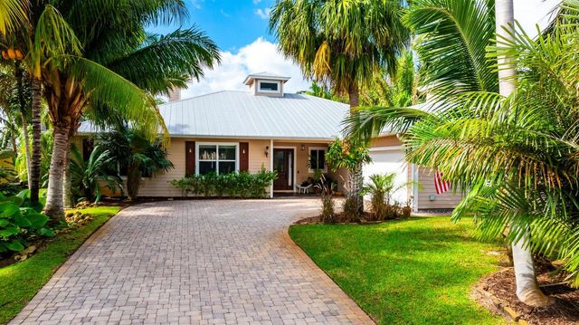 2672 NW South Shore Road, Stuart, FL 34994