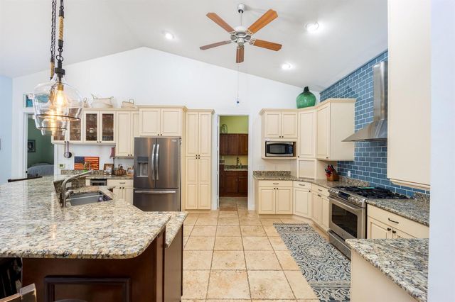 2672 NW South Shore Road, Stuart, FL 34994