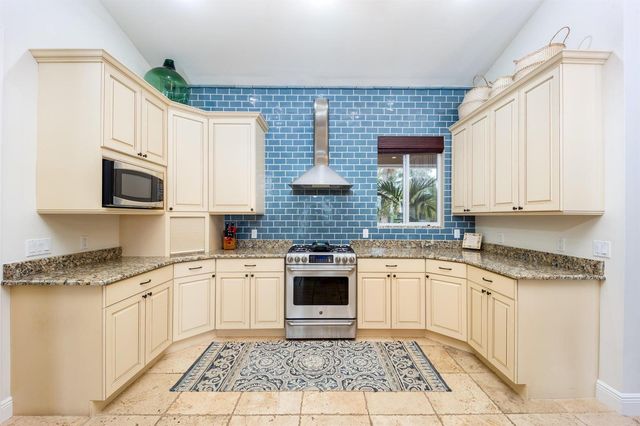2672 NW South Shore Road, Stuart, FL 34994