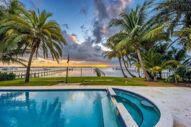 2672 NW South Shore Road, Stuart, FL 34994