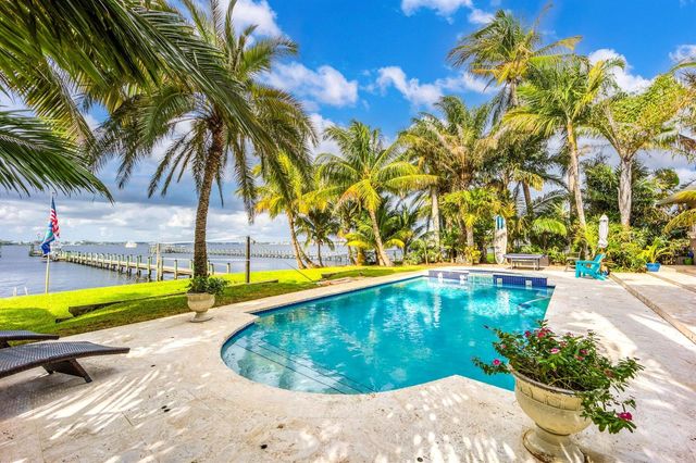2672 NW South Shore Road, Stuart, FL 34994