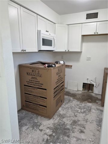 1 Knights Bridge RD A1, Naples, FL 34112