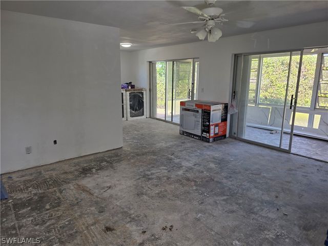 1 Knights Bridge RD A1, Naples, FL 34112