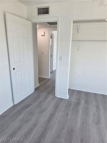 1 Knights Bridge RD A1, Naples, FL 34112