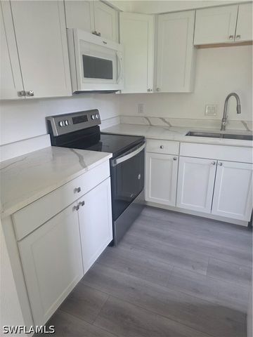 1 Knights Bridge RD A1, Naples, FL 34112