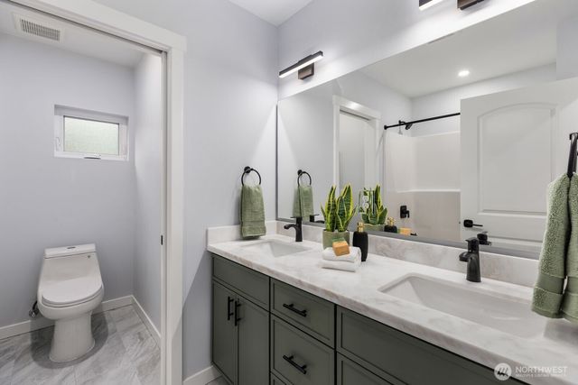 4559 34th Avenue S, Seattle, WA 98118