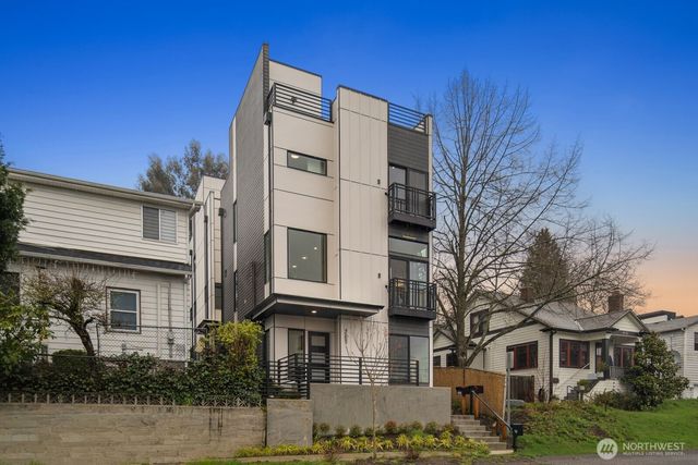 4559 34th Avenue S, Seattle, WA 98118
