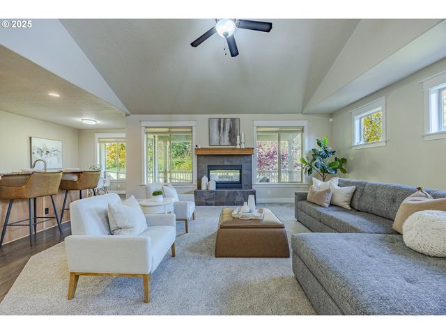 3467 TIMBERBROOK Way, Eugene, OR 97405