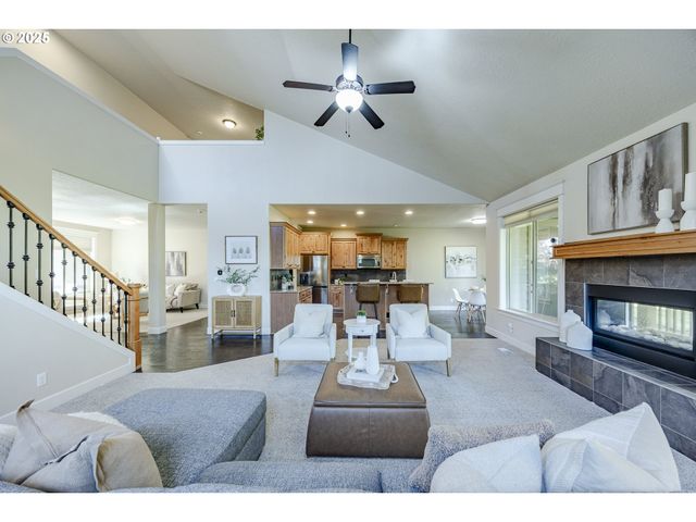 3467 TIMBERBROOK Way, Eugene, OR 97405